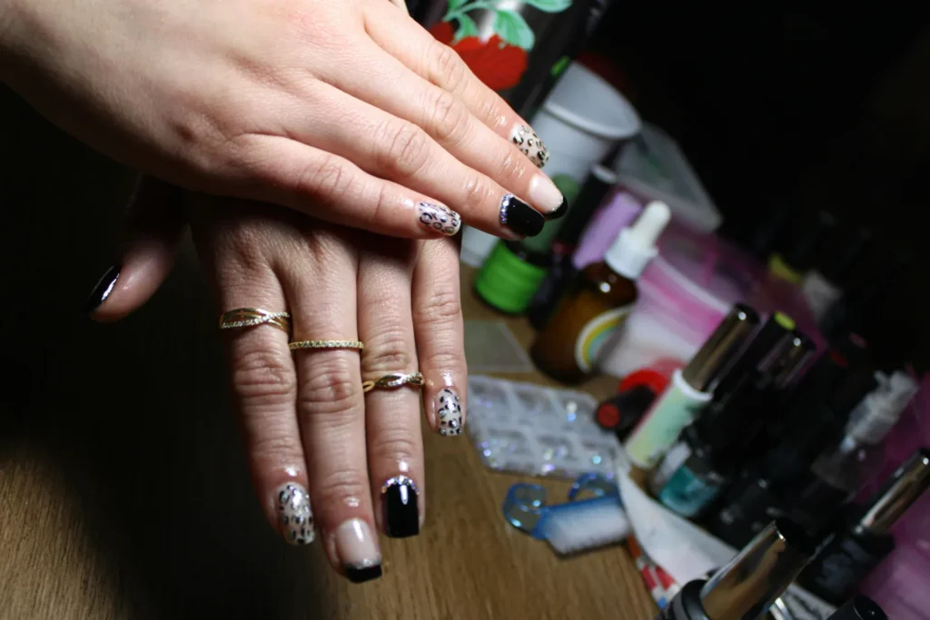 How to Mix and Match Nail Accessories Tastefully